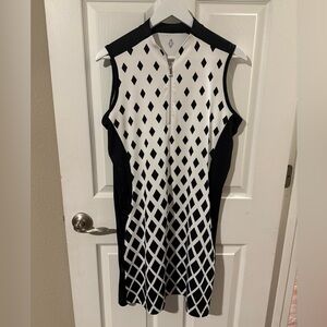 Women’s Tail Black and White Sleeveless Golf Dress! Size: Large